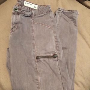 Pistola Capris Zipper Leg Capris